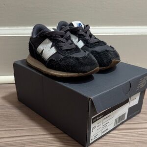 New Balance Kids Black Beige
